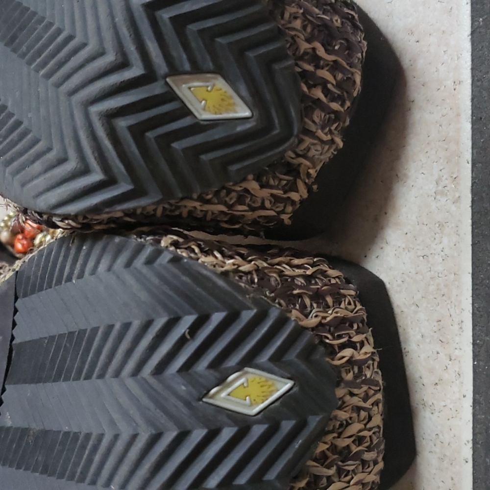 Volatile Sandals - Picture 5 of 5